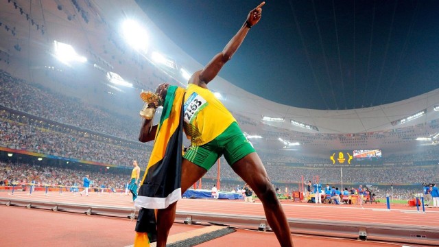 中国足球绿色场馆名片再升级，走在行业前列，绿色的足球队