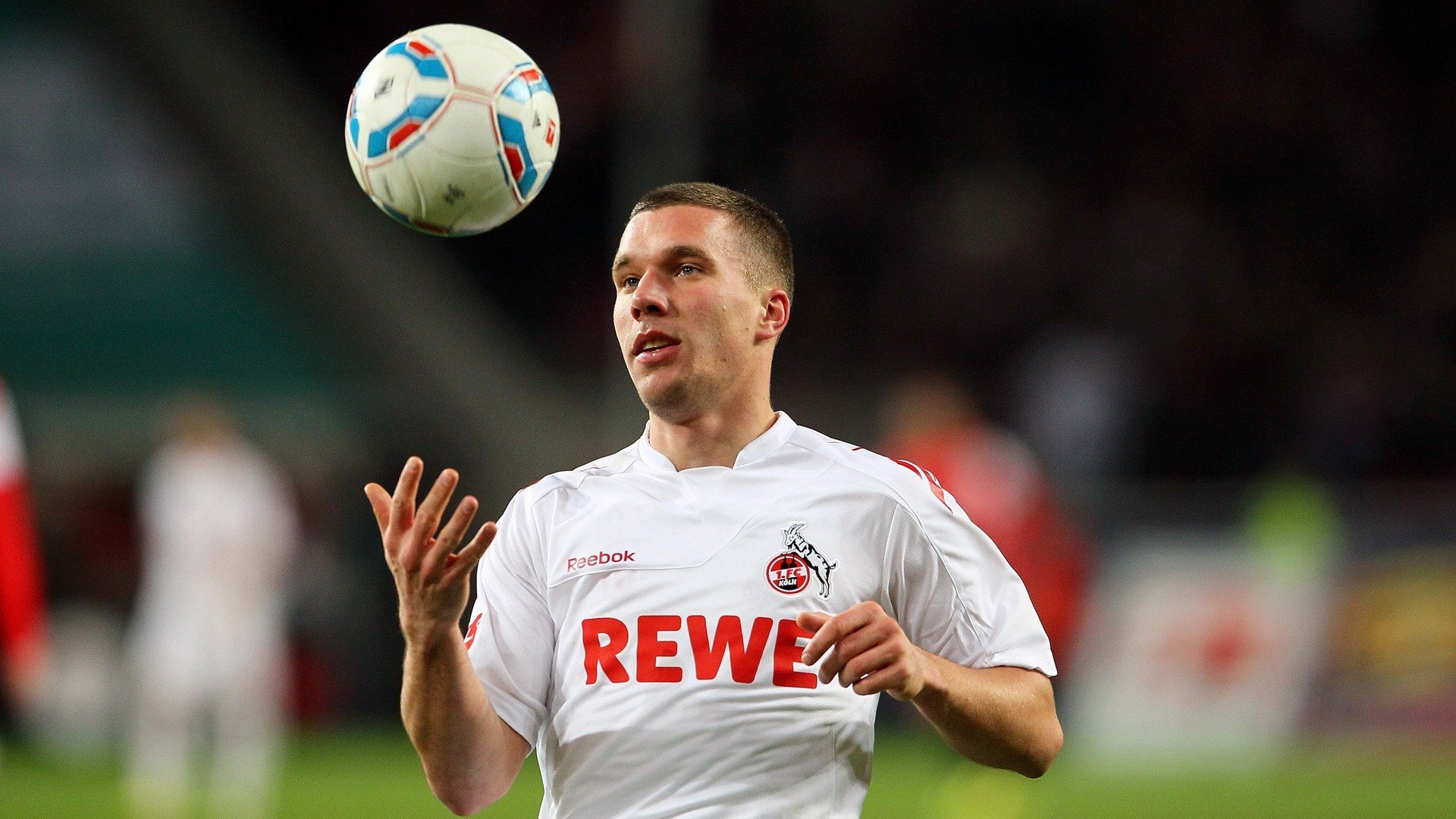 全国足球志愿者服务队伍扩大，赛场保障更贴心，足球赛志愿者招募通知